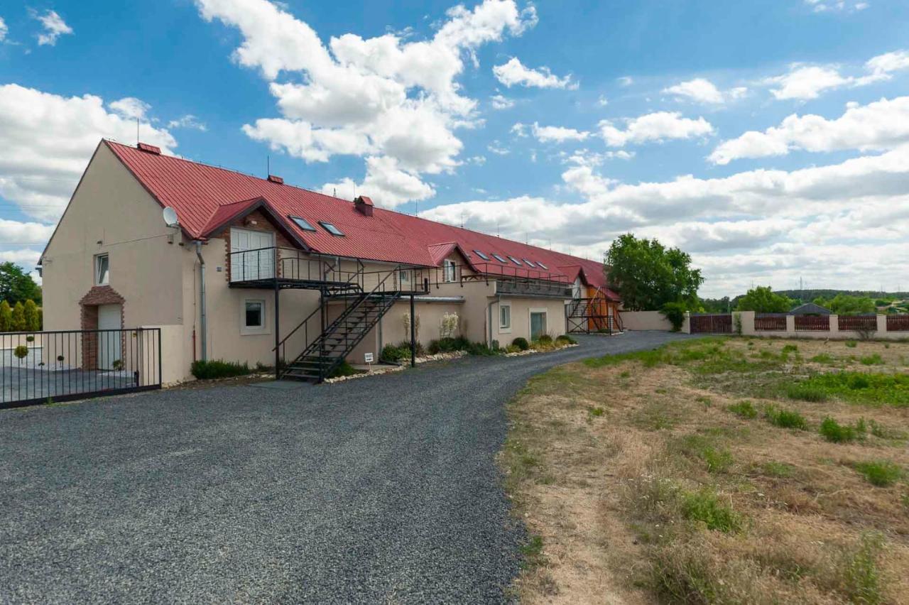 Vehlovice Apartments Mělník المظهر الخارجي الصورة