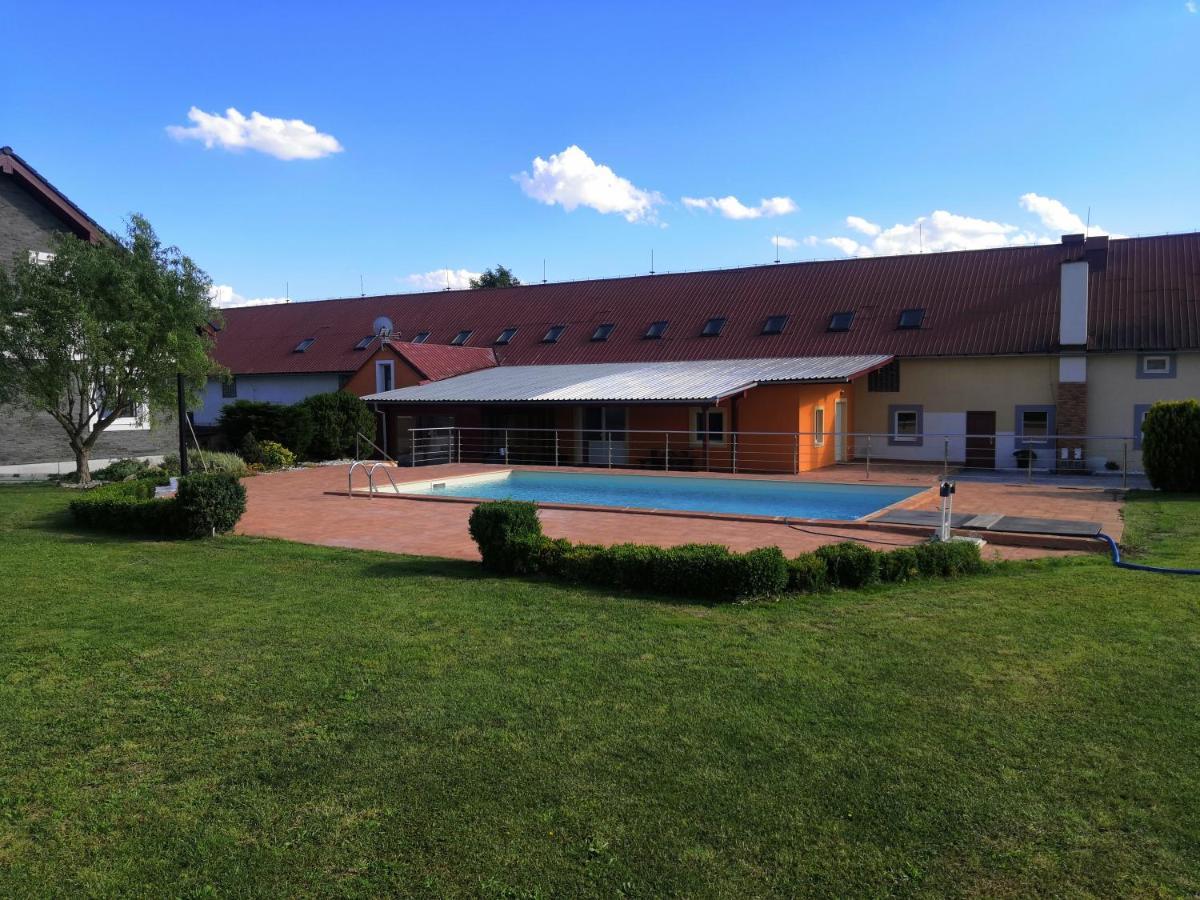 Vehlovice Apartments Mělník المظهر الخارجي الصورة